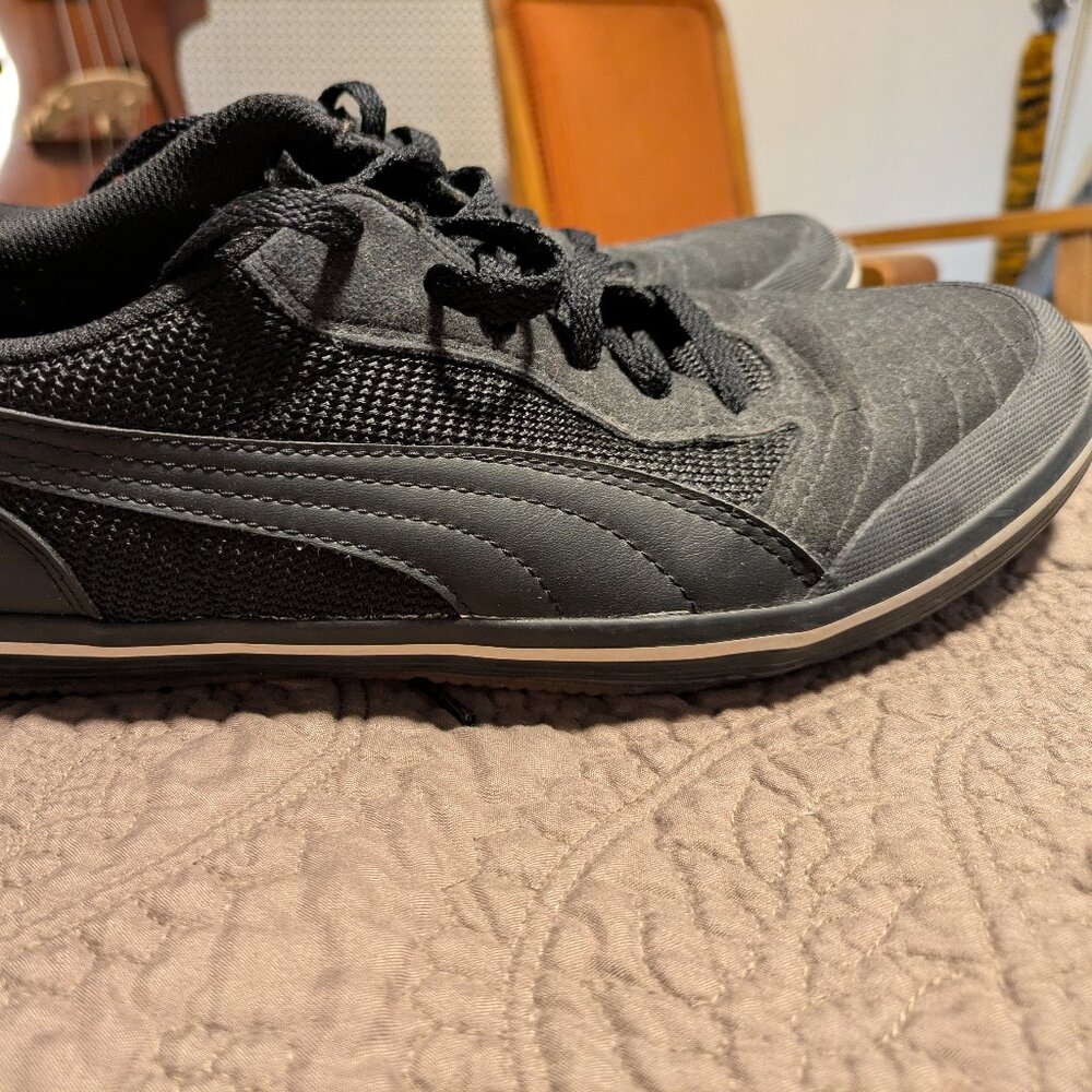Puma Men's Astro Sala shoes black on black sneakers size 10.5M